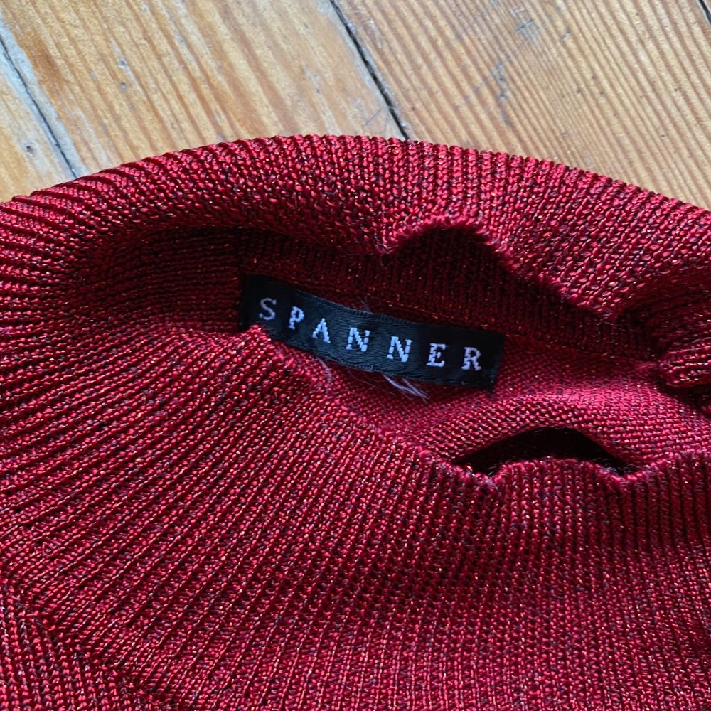 Red sparkly turtleneck - Picture 5 of 5